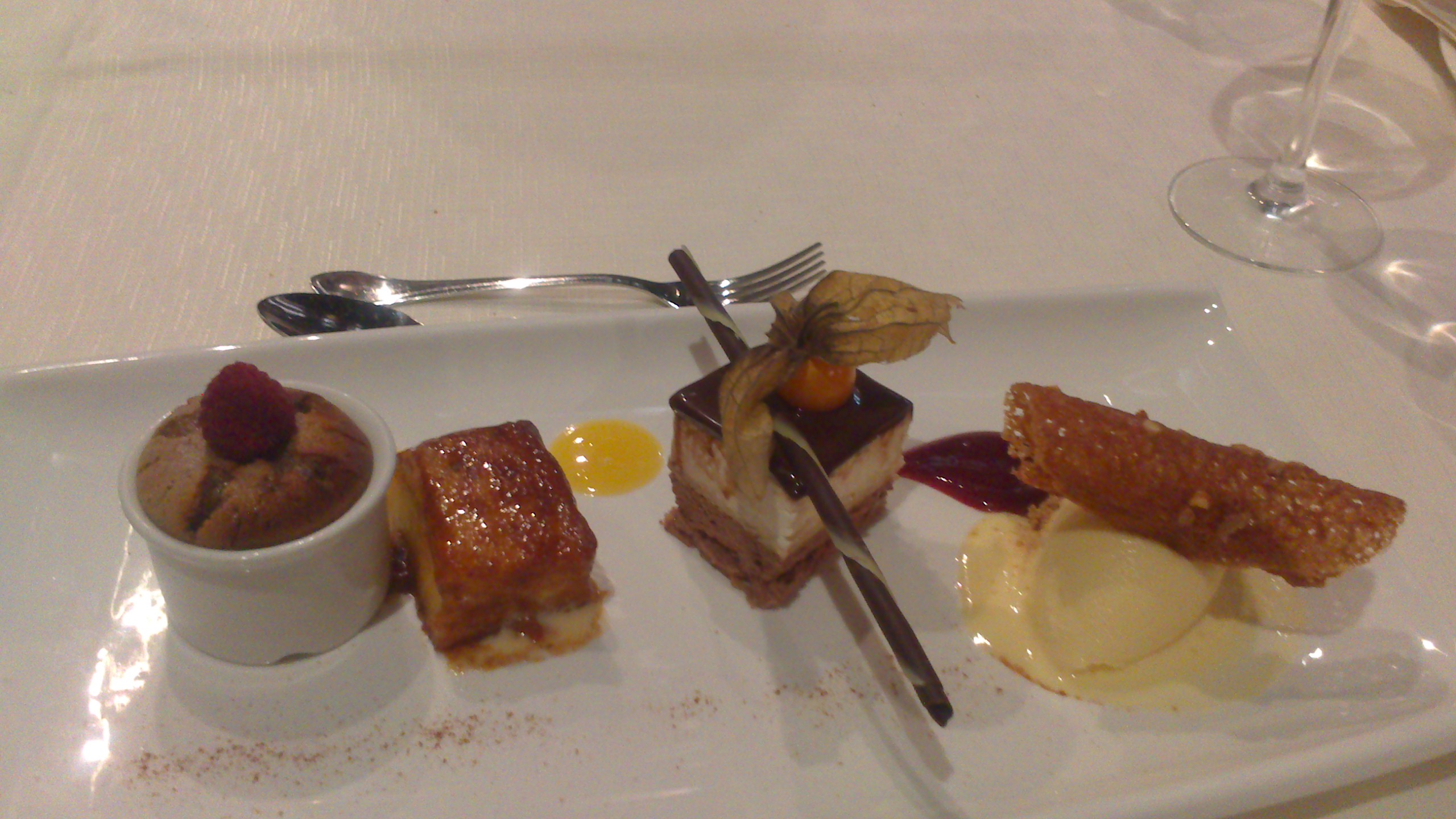 Castillo de Arteaga en Gautegiz Degustación de postres.
